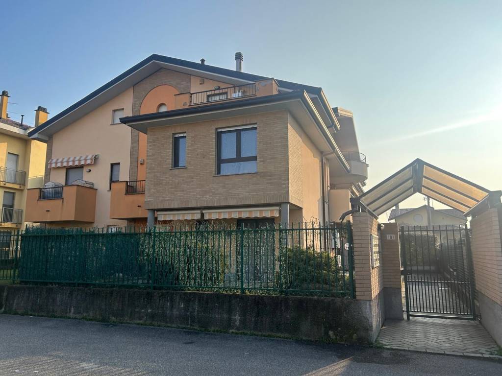 Appartamento a Cislago in Via Donatello - Foto 2