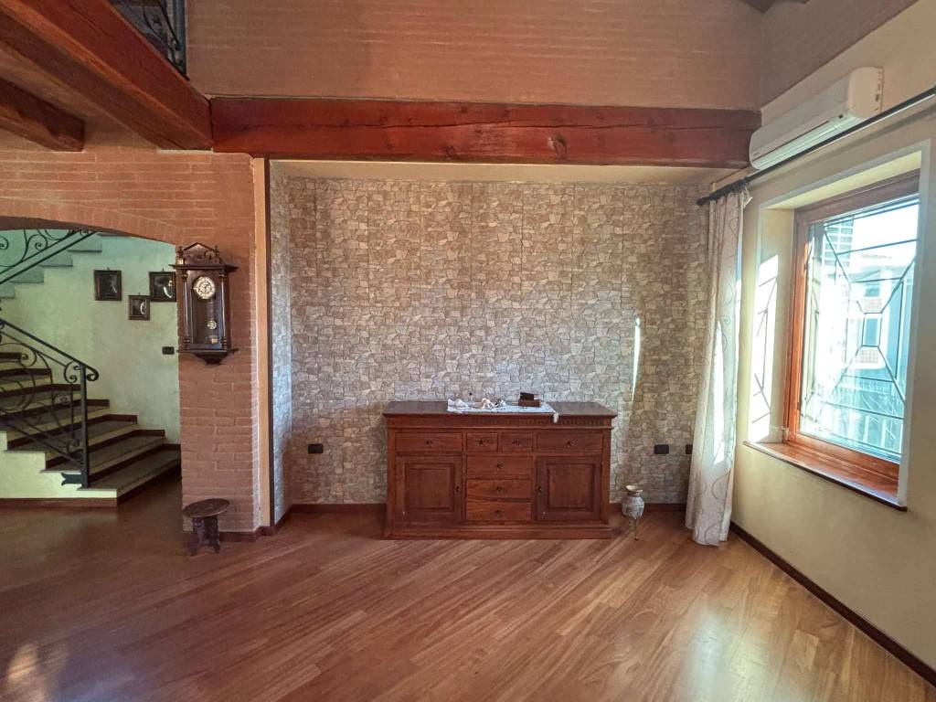 Villa a Cavour in via Cottolengo 10 - Foto 4