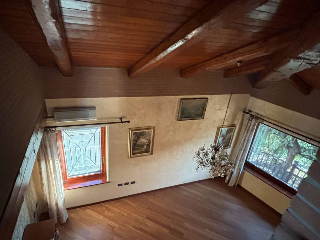 Villa a Cavour in via Cottolengo 10 - Foto 5