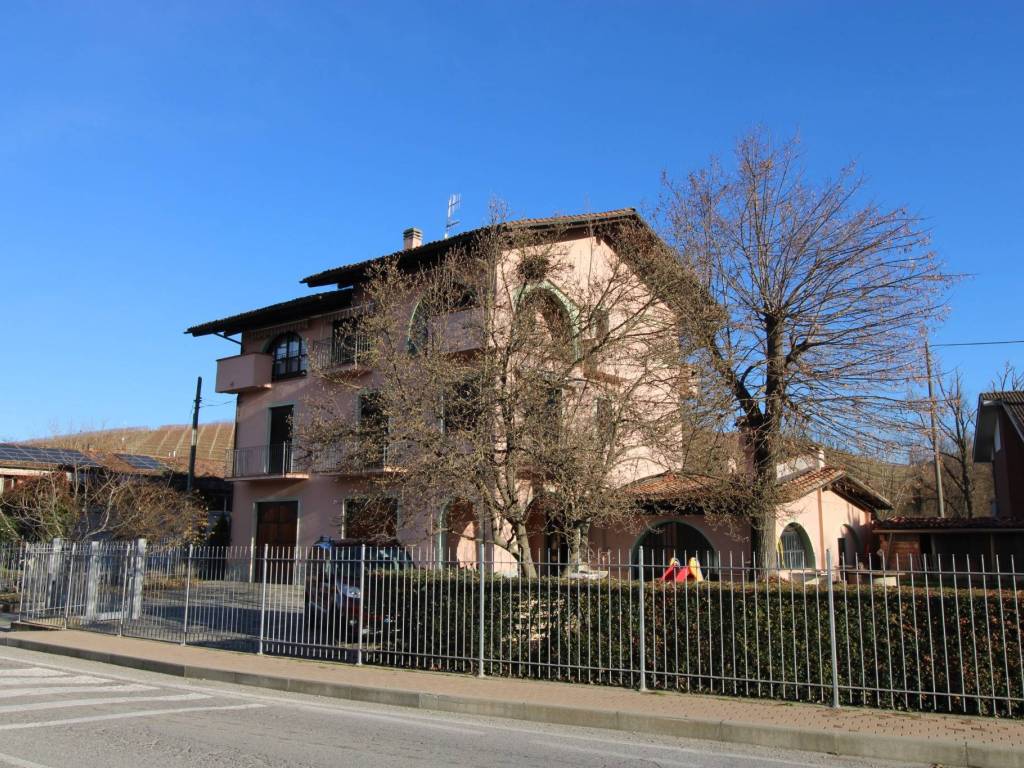Appartamento a Castiglione falletto in Via Alba Barolo, 9 - Foto 2