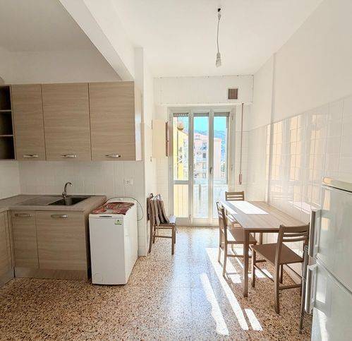Appartamento a Vado ligure in Via Armando Diaz 15 - Foto 5