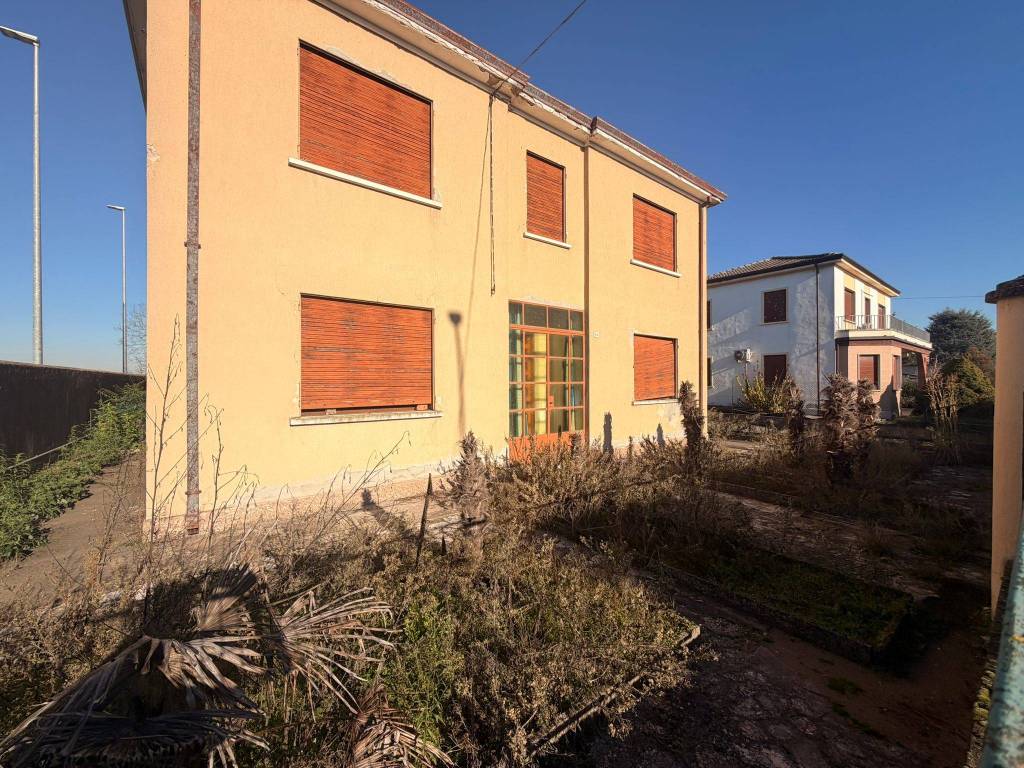 Casa indipendente a Legnago in Corso della Vittoria, 2 - Foto 2