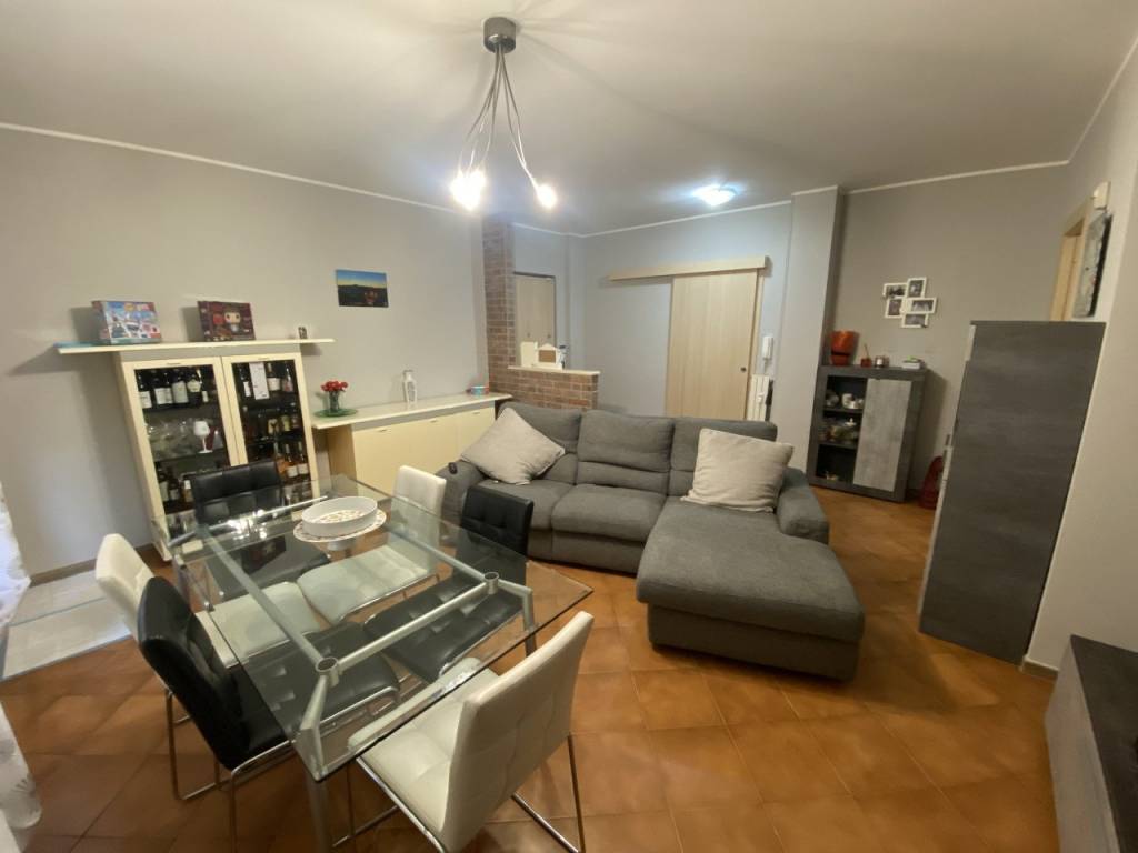 Appartamento a Alba in Corso Michele Coppino, 13 - Foto 3