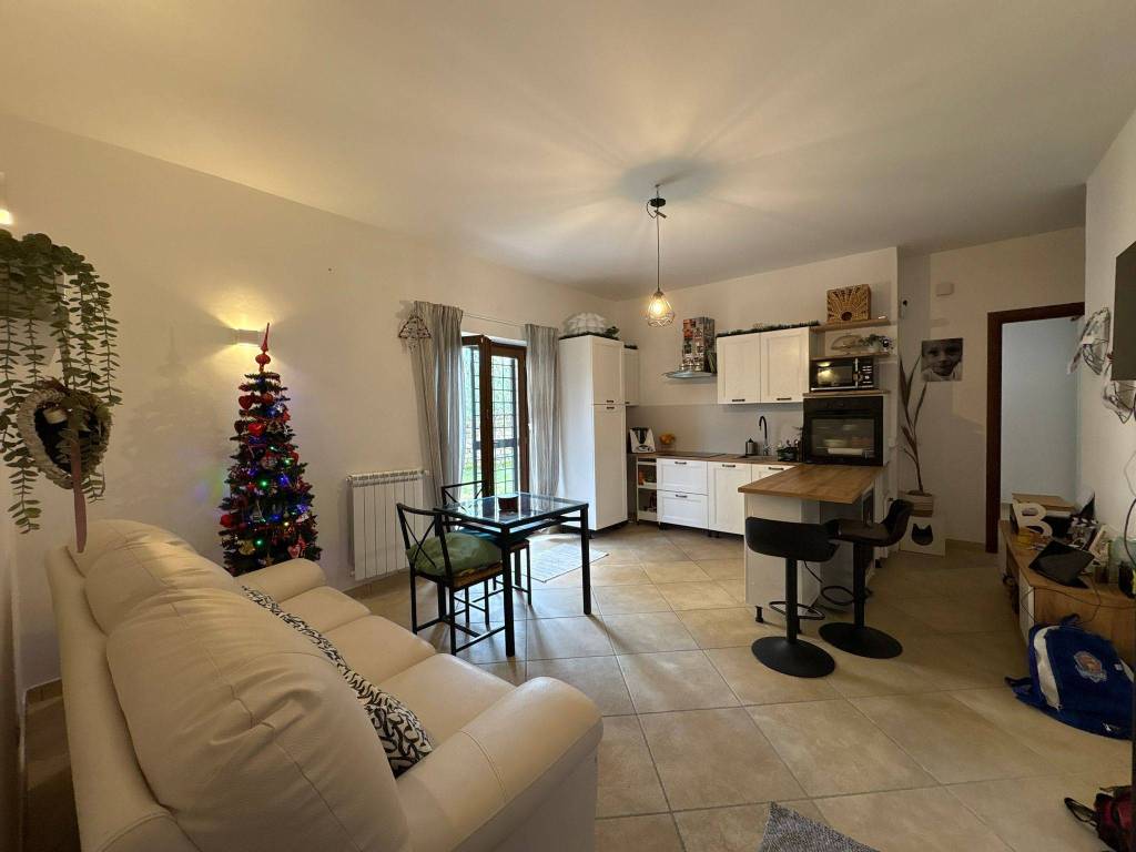 Appartamento a Anguillara sabazia in Via Redipuglia - Foto 2