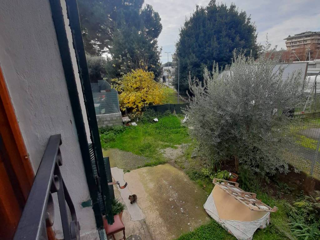 Casa indipendente a Pescia in Via Giuseppe Giusti - Foto 3