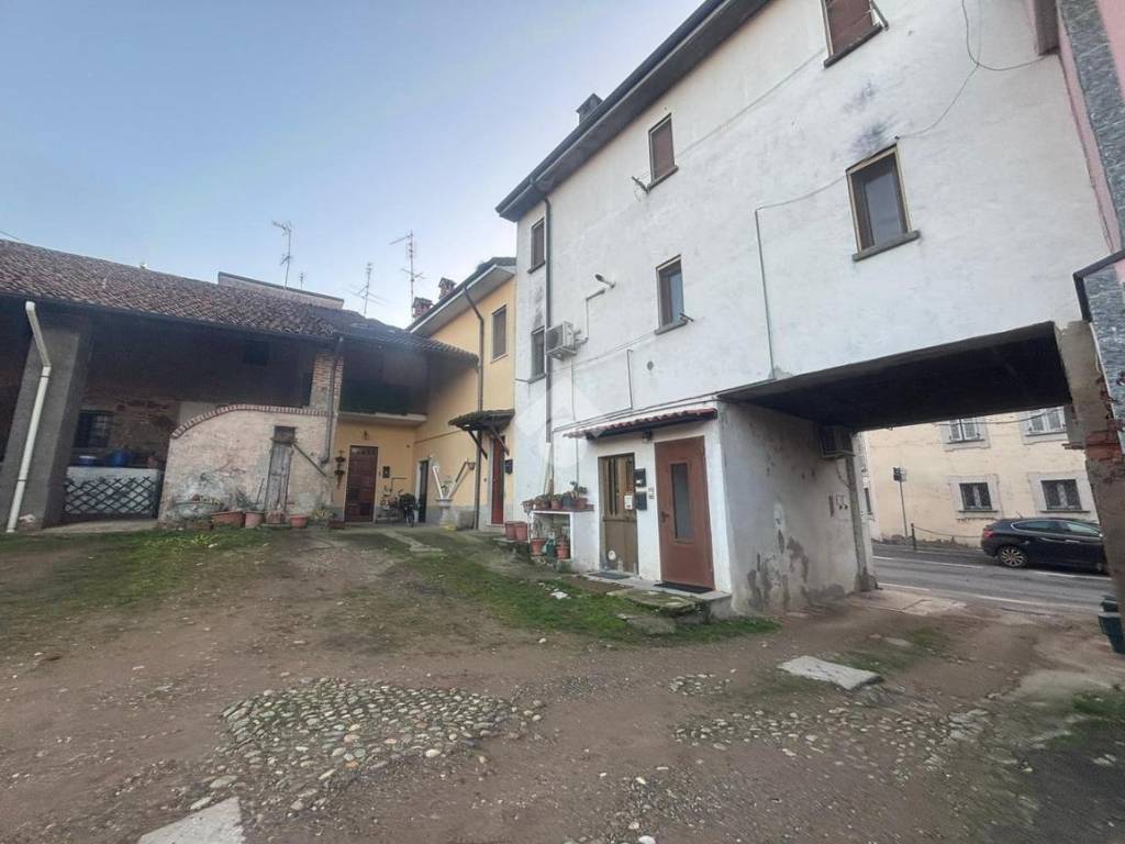 Appartamento a Besate in Via Giacomo Matteotti, 7 - Foto 2