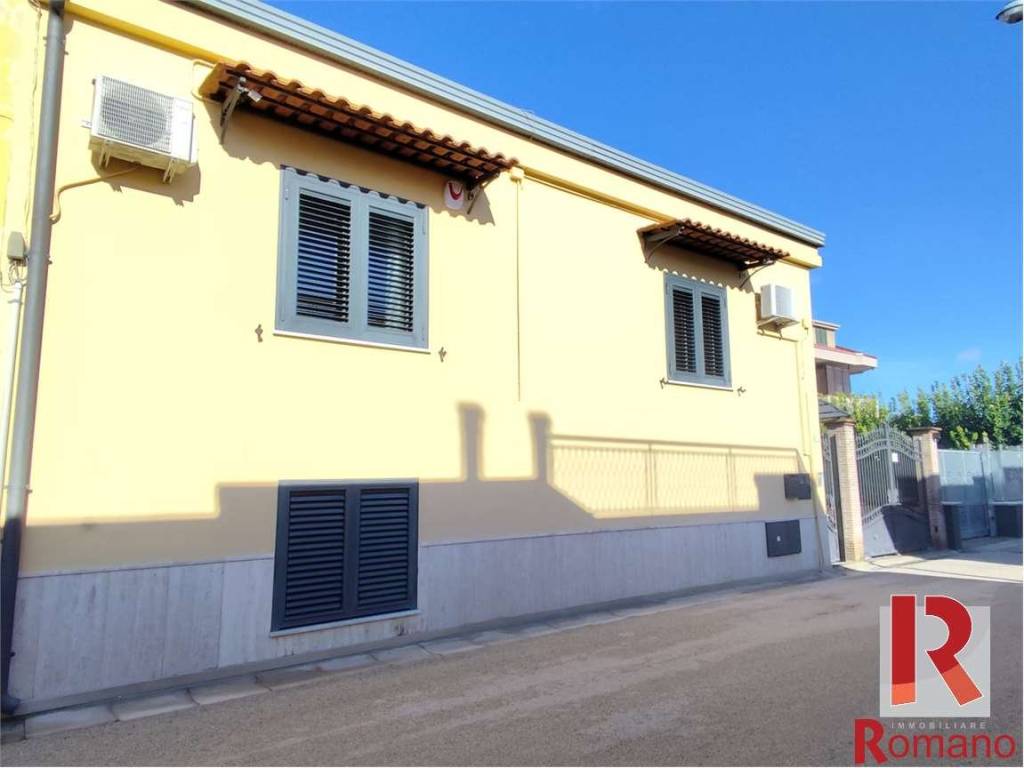 Casa indipendente a Curti in Via Deledda, 14 - Foto 2