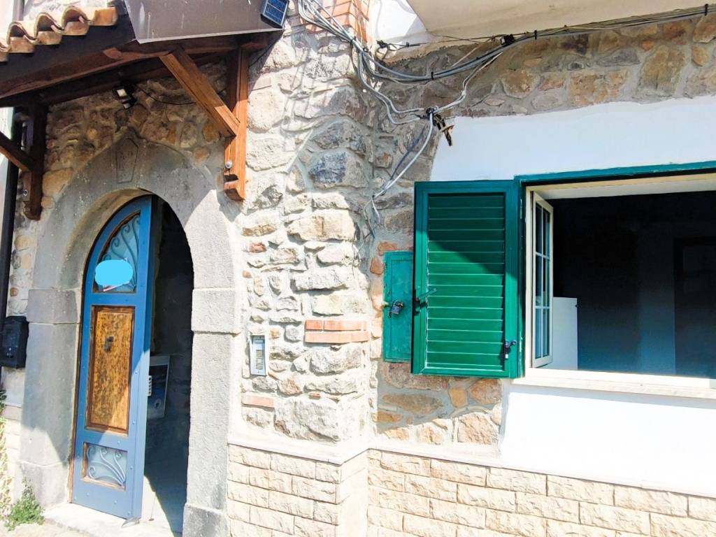 Casa indipendente a Roccamonfina in Via Quirini 2 - Foto 2