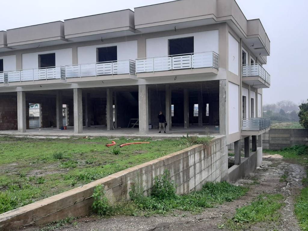 Palazzo / stabile a Giugliano in campania in Via Giardini - Foto 2