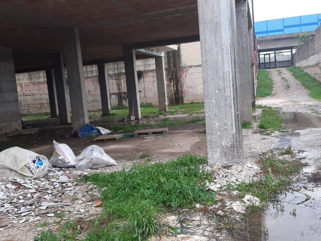 Palazzo / stabile a Giugliano in campania in Via Giardini - Foto 4