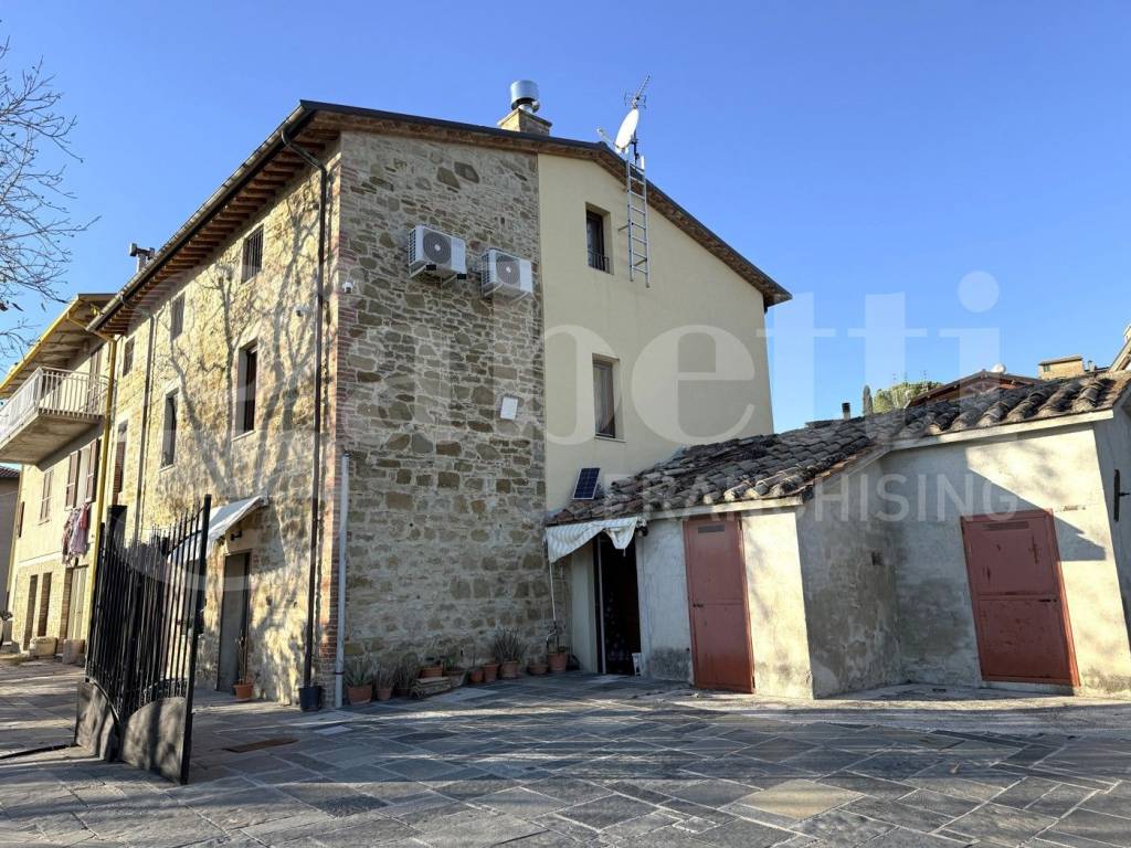 Palazzo / stabile a Perugia in Via degli Arnati, 42 - Foto 2