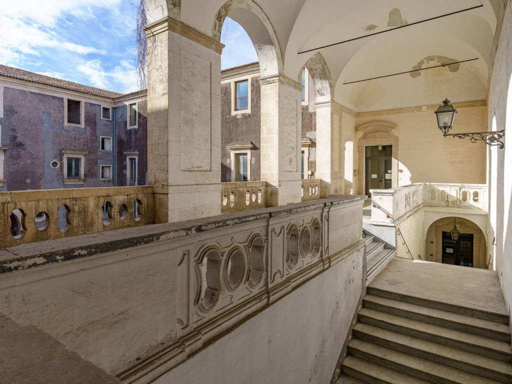 Palazzo / stabile a Catania in Piazza dei Martiri - Foto 5