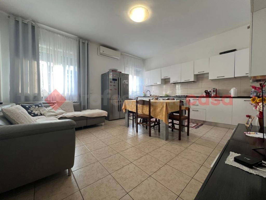 Casa indipendente a Verona in VIA SCUDERLANDO, 286 - Foto 2