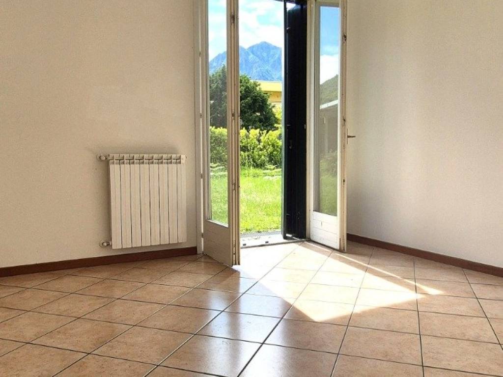 Appartamento a Malgrate in Via Lorenzina - Foto 4