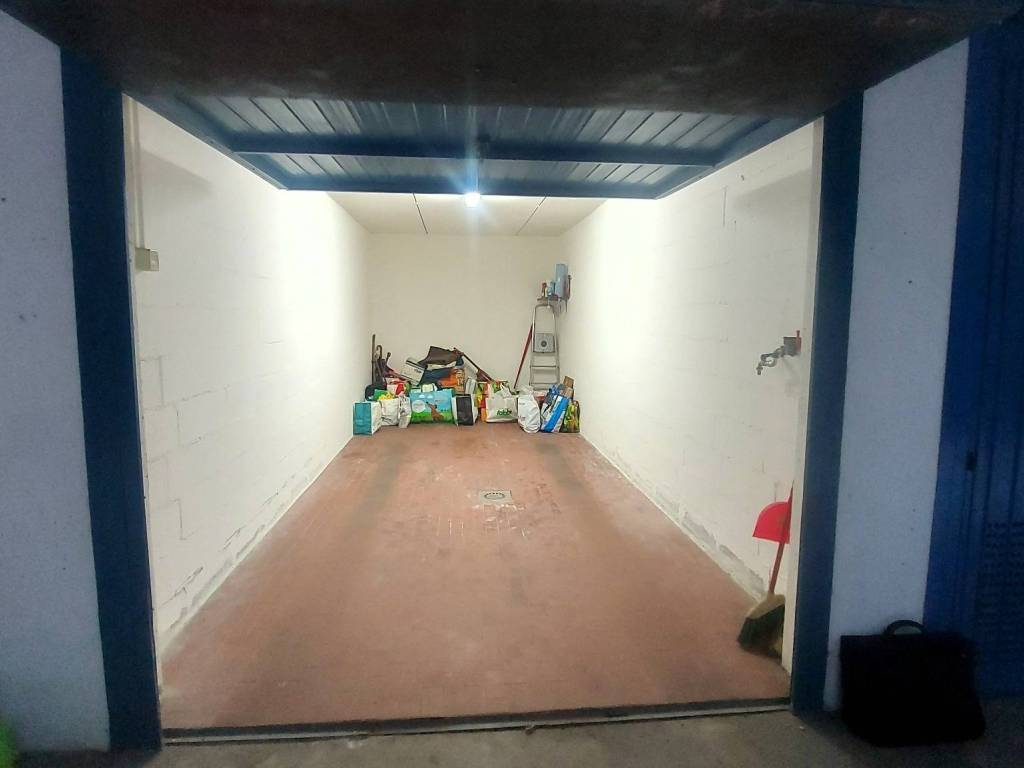 Box / garage a Bologna in Via Scipione Innocenti, 32 - Foto 2
