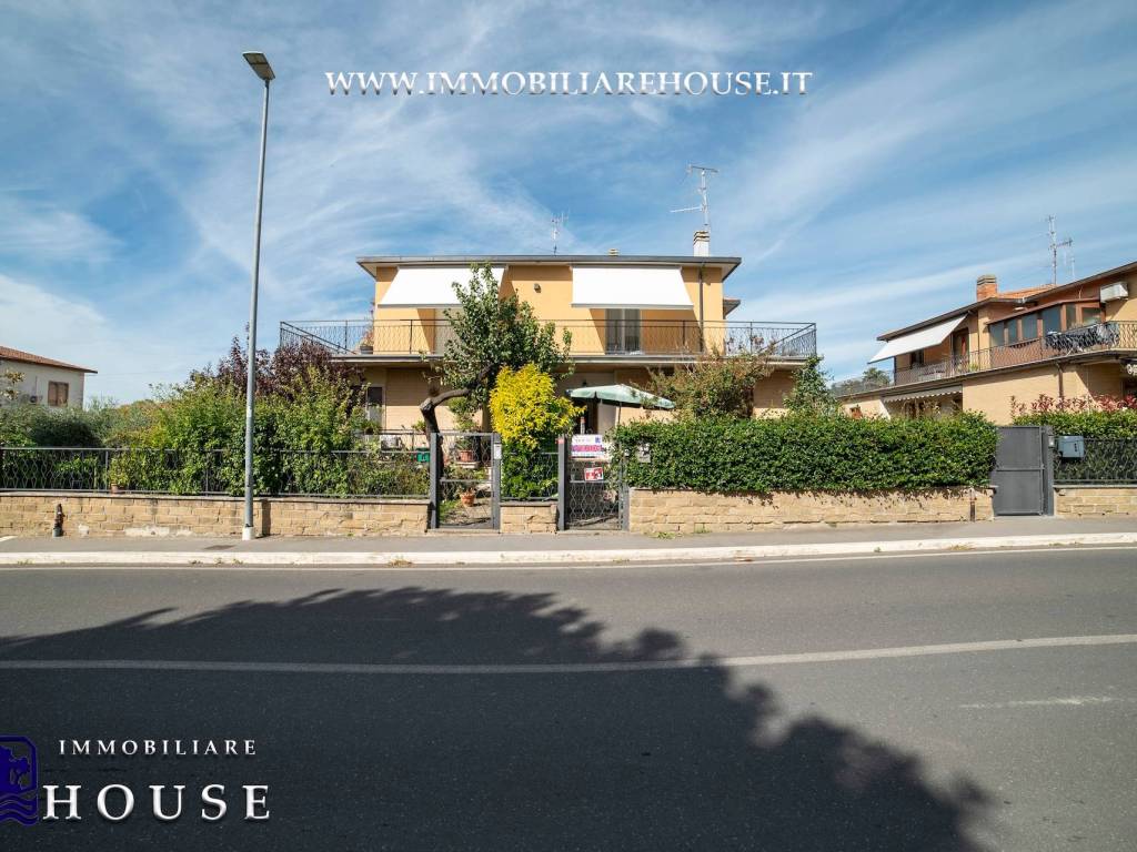 Appartamento a Bolsena in Viale Santa Maria - Foto 2