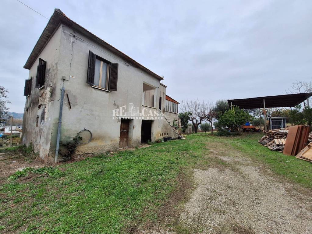 Casa indipendente a Controguerra in contrada coste tronto - Foto 3