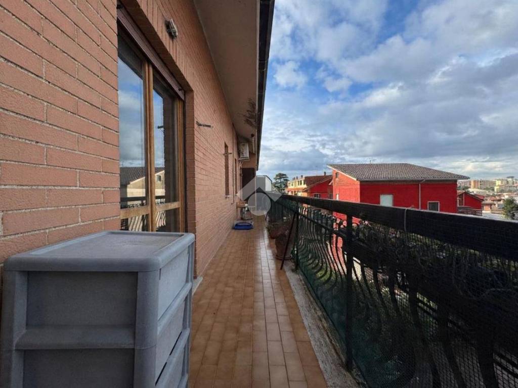 Appartamento a Monterotondo in Via piave - Foto 5
