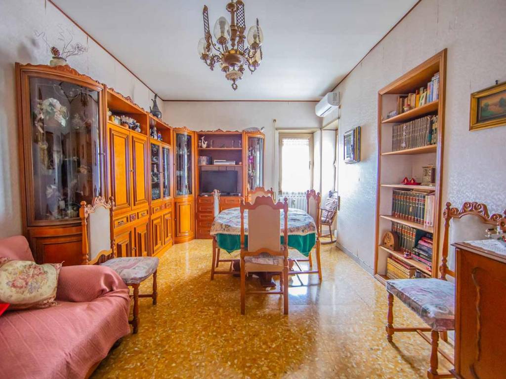 Appartamento a Guidonia montecelio in Via Ciro Menotti - Foto 2