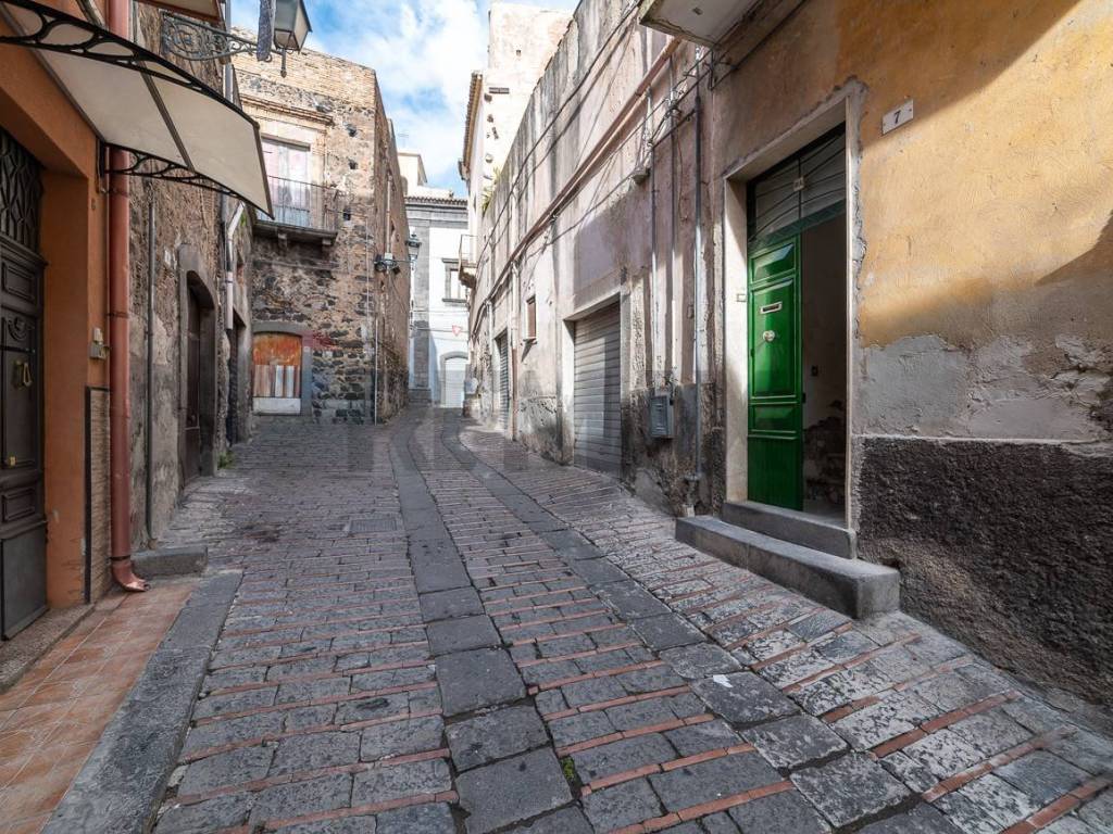 Casa indipendente a Adrano in Via La Manna, 7 - Foto 2