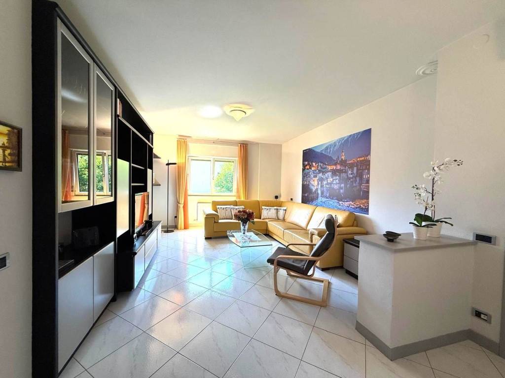 Appartamento a Chiavenna in Via Baragiola, 20 - Foto 4