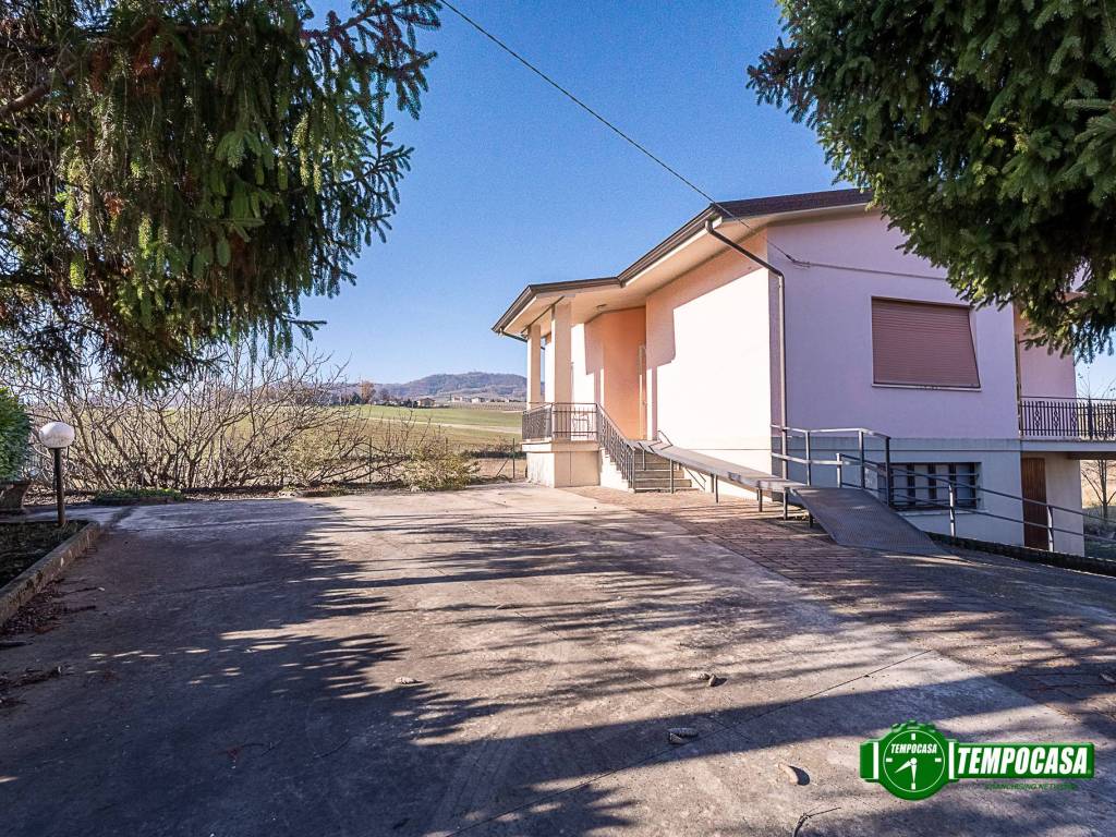 Villa a Alta val tidone in Via Dante Alighieri - Foto 4