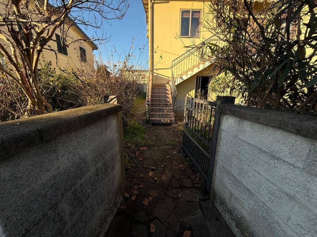 Villa a Montichiari in Via Umberto Pace - Foto 2