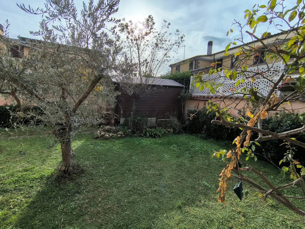 Villa a Ladispoli in Via Praga - Foto 3