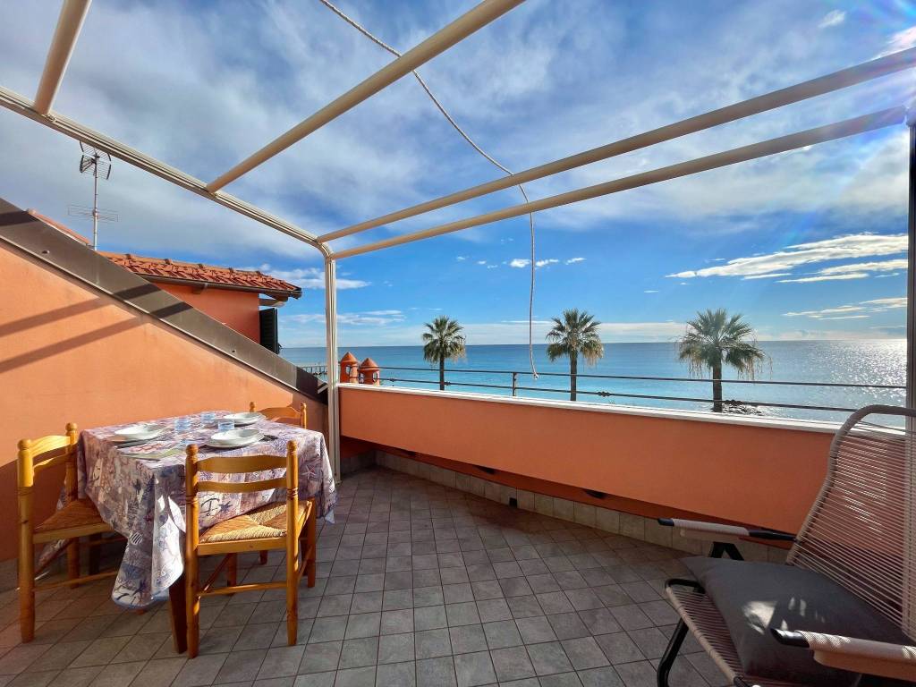 Appartamento a Pietra ligure in Via Gio Batta Montaldo - Foto 4