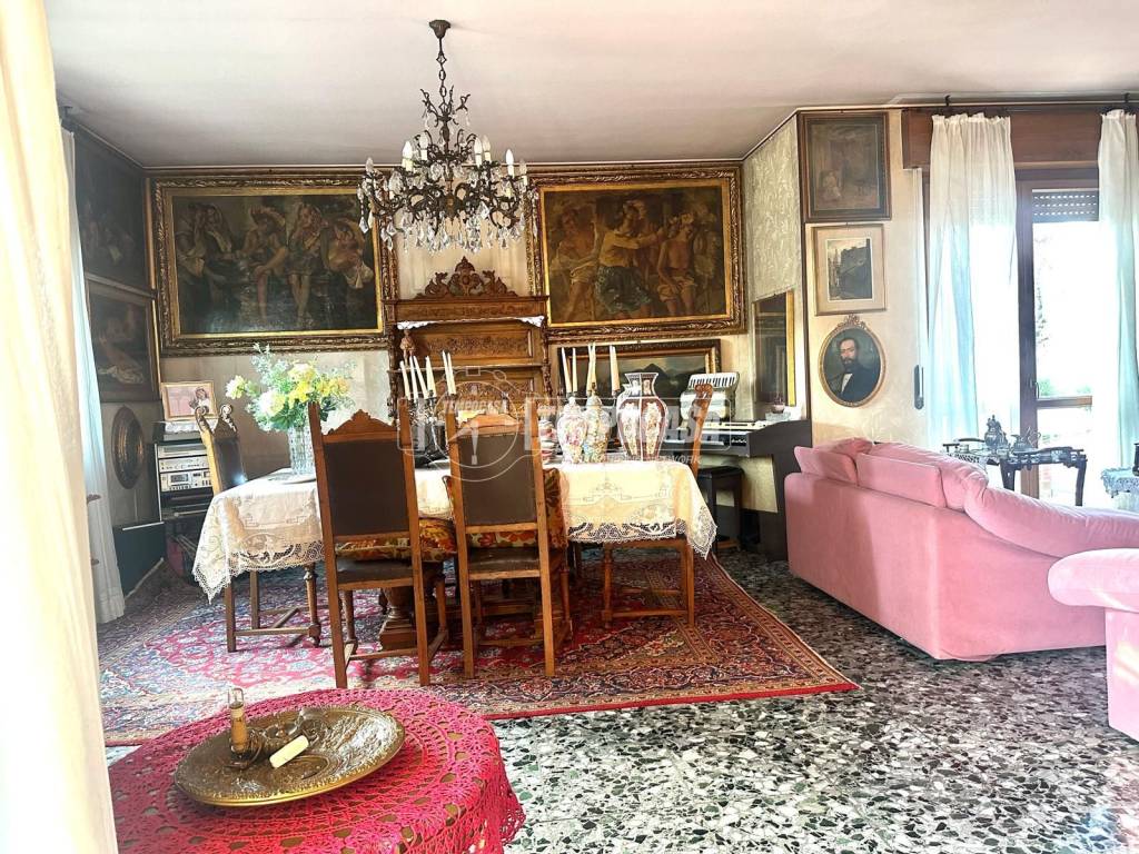 Villa a Mozzo in Via Ugo Foscolo 4 - Foto 2