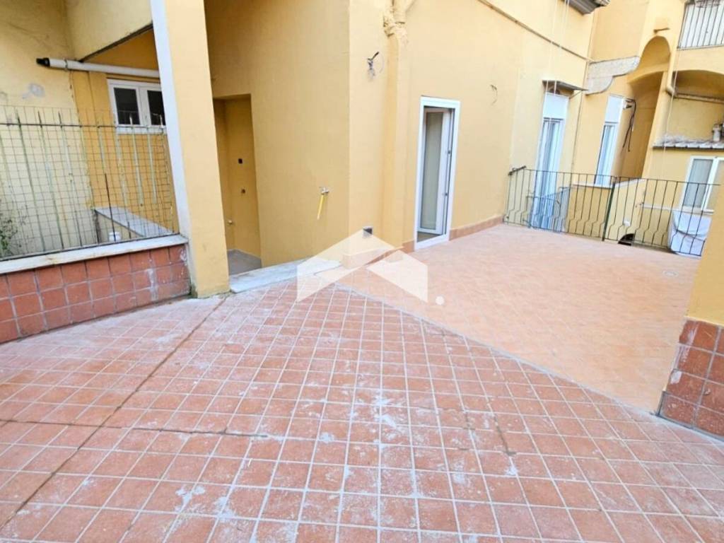 Appartamento a Portici in Via Bellucci Sessa, 3 - Foto 2