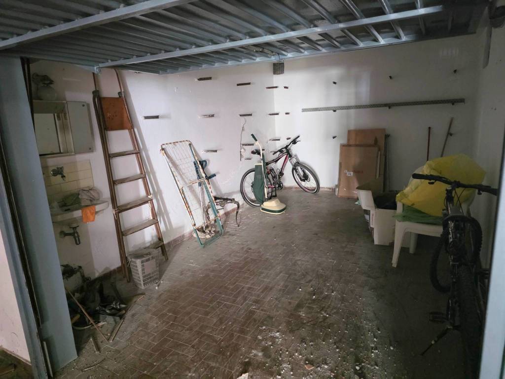 Box / garage a Varazze in Via San Francesco d'Assisi, 4 - Foto 2