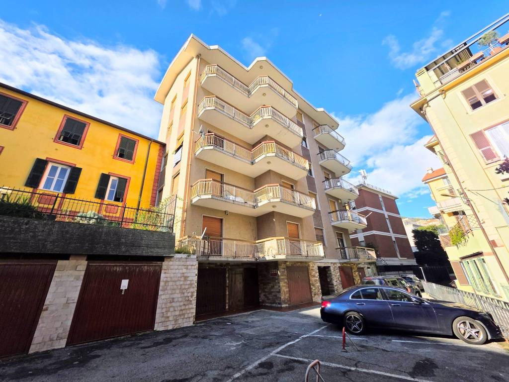 Box / garage a Varazze in Via San Francesco d'Assisi, 4 - Foto 5