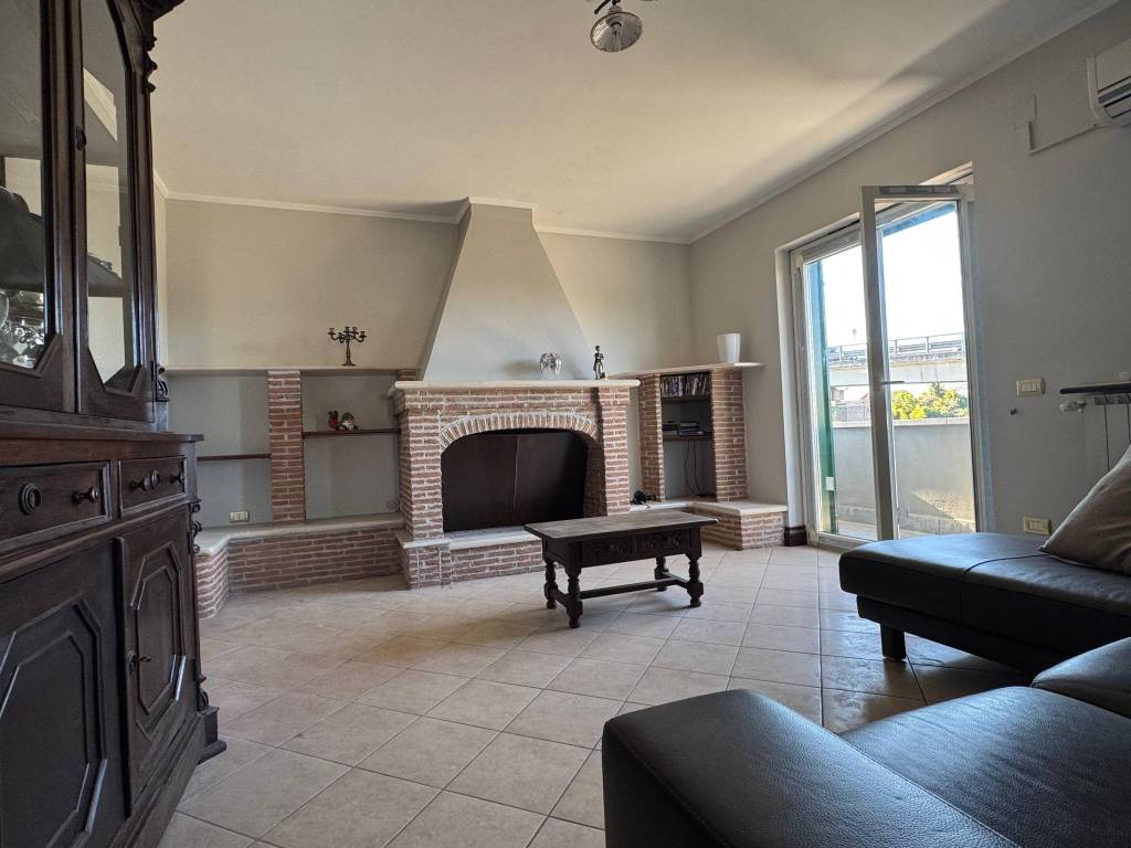 Appartamento a Casapulla in Via Salvo D'Acquisto - Foto 5