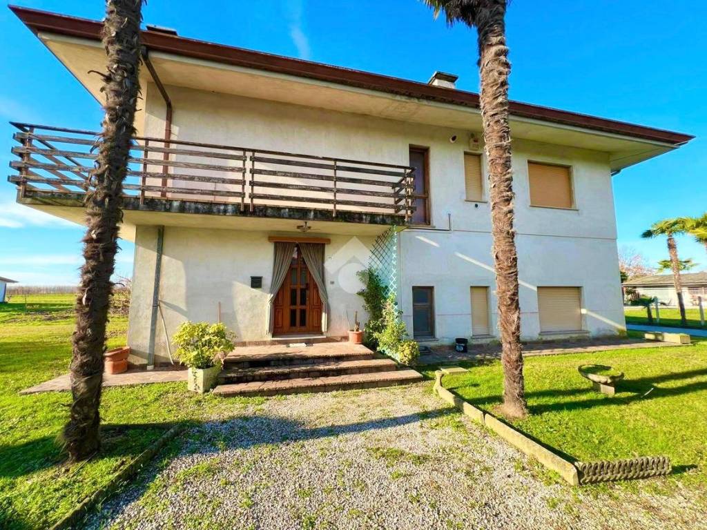 Villa a Rivignano teor in Via Silvio Pellico, 15 - Foto 2