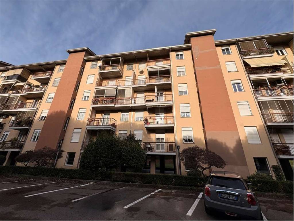 Appartamento a Pinerolo in Piazza Avis, 9 - Foto 3