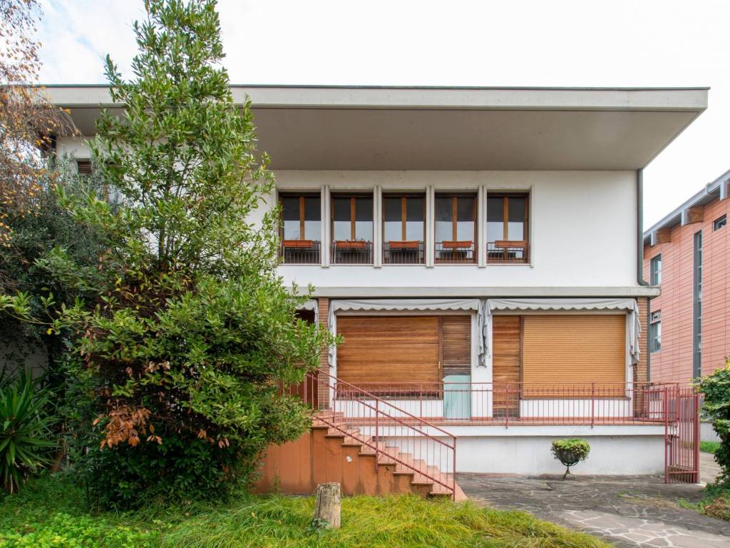 Villa a Verona in Via Basso Acquar, 109 - Foto 2