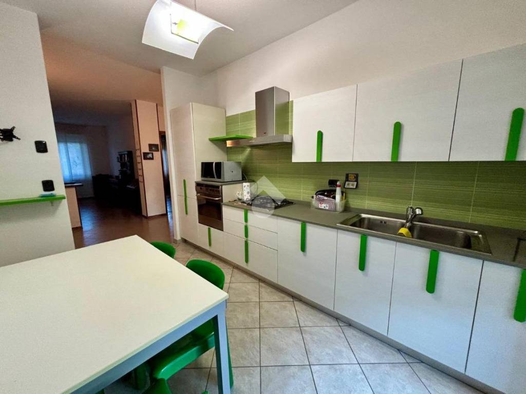Appartamento a Borgaro torinese in Via Settimo, 22 - Foto 2