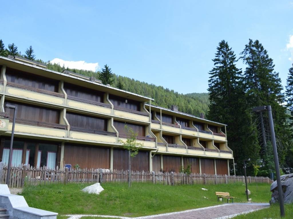 Box / garage a Pinzolo in Via Monte Spinale, 45 - Foto 2