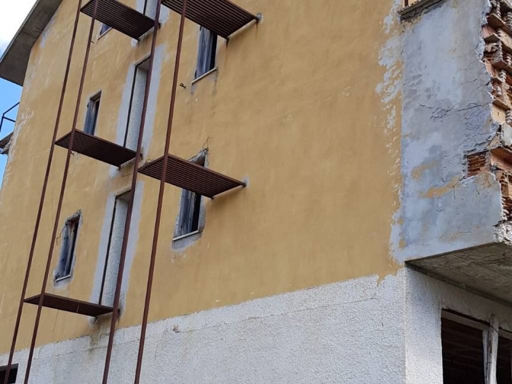 Palazzo / stabile a Lucoli in Via della Montagna - Foto 4