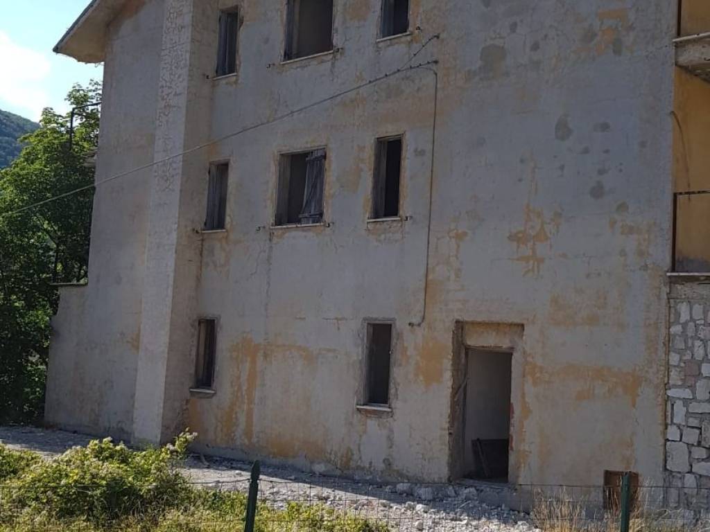 Palazzo / stabile a Lucoli in Via della Montagna - Foto 5