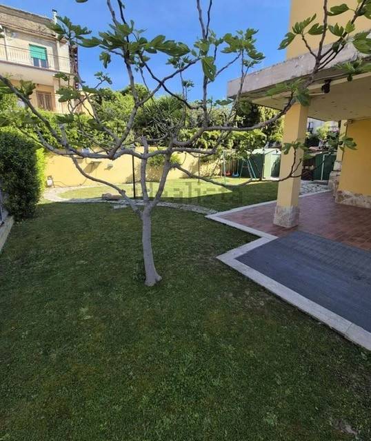 Villa a Fara in sabina in via delle rose - Foto 3