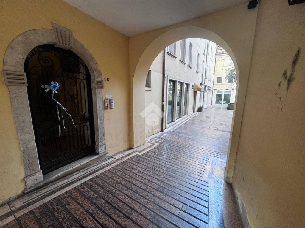 Appartamento a Schio in Piazza Alessandro Rossi, 15 - Foto 3