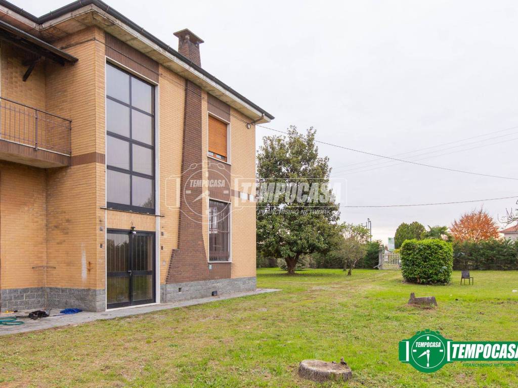 Villa a Oleggio in Via Gallarate 79 - Foto 5