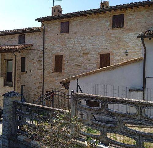 Villa a Frontone in Via Colombara - Foto 2