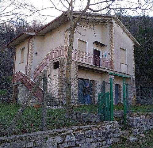 Villa a Frontone in Via Faeto - Foto 5