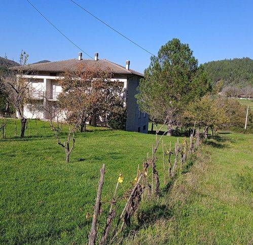 Villa a Cagli in Via Naro Case Sparse 139 - Foto 2