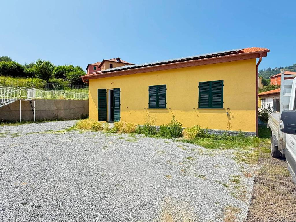 Casa indipendente a Campomorone in Via Marianna Pizzorni, 64 - Foto 2