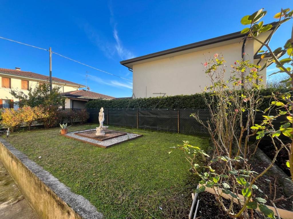 Villa a Castelfranco veneto in Via Cordevole - Foto 3