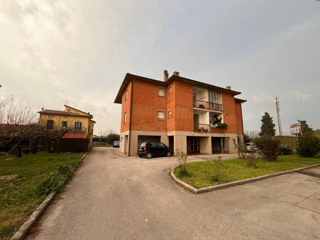 Appartamento a Assisi in Via Quintino Sella, 6 - Foto 2